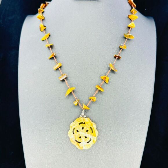 Agate Carved Pendant Tiger's Eye Cluster Knotted Necklace Sterling Lobster Clasp - Picture 1 of 12